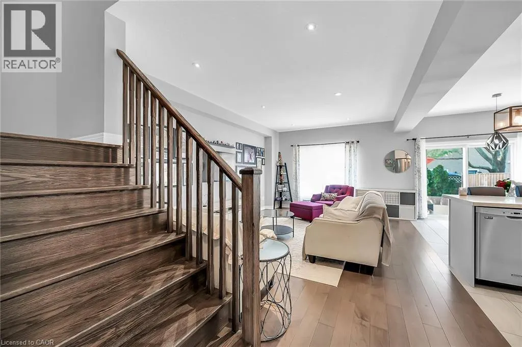 120 VINEBERG Drive Unit# 4, #4