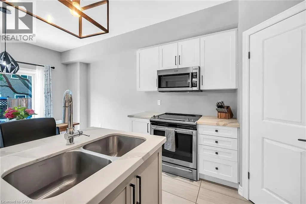 120 VINEBERG Drive Unit# 4, #4
