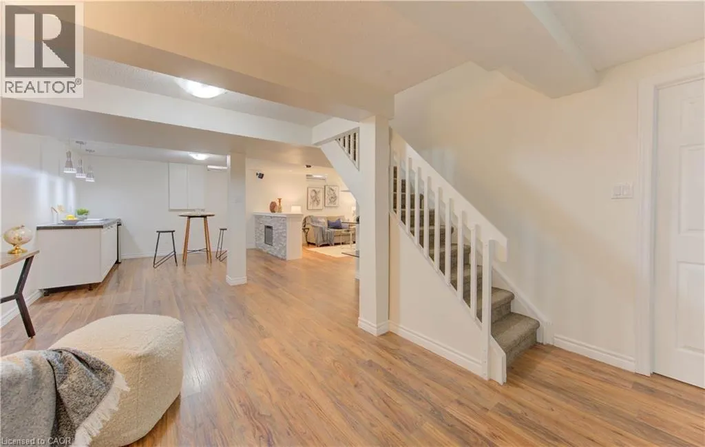 43 WINDING Way