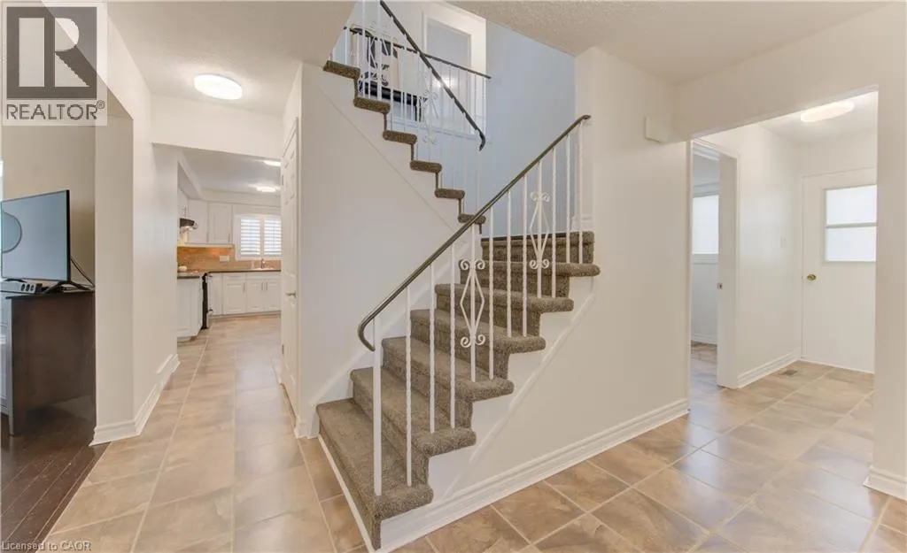 43 WINDING Way