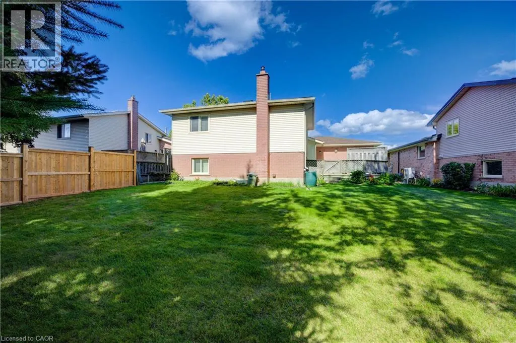 489 NORTHLAKE Drive