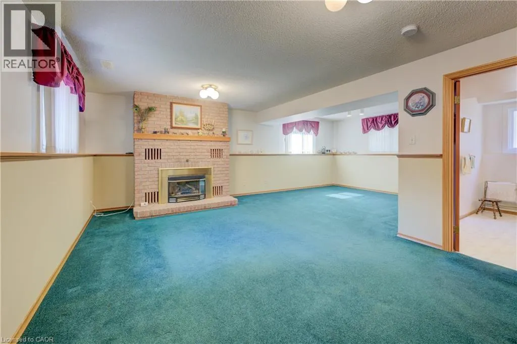 489 NORTHLAKE Drive