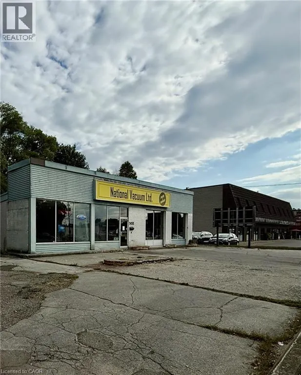 3052 NEW Street