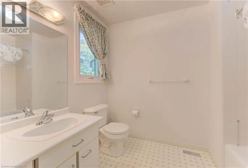 523 BEECHWOOD Drive Unit# 5, #5