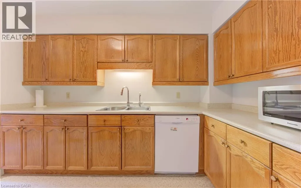 523 BEECHWOOD Drive Unit# 5, #5