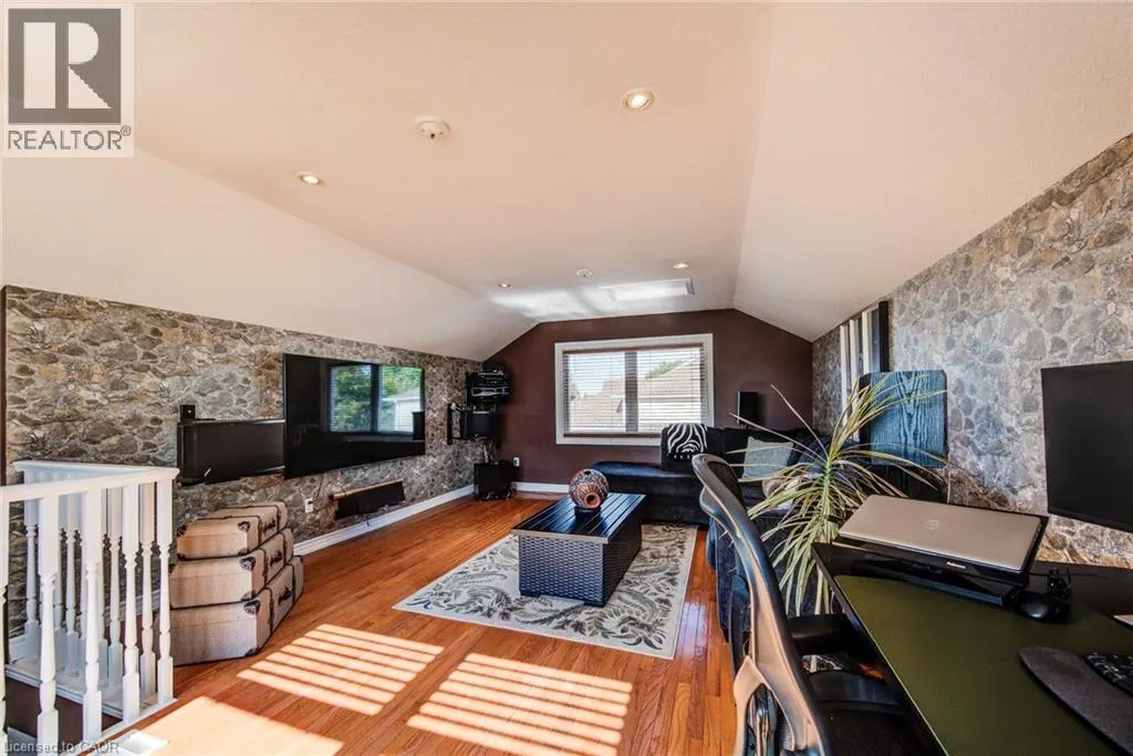 112 AMANDA Walk