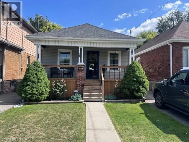 84 BARONS Avenue N