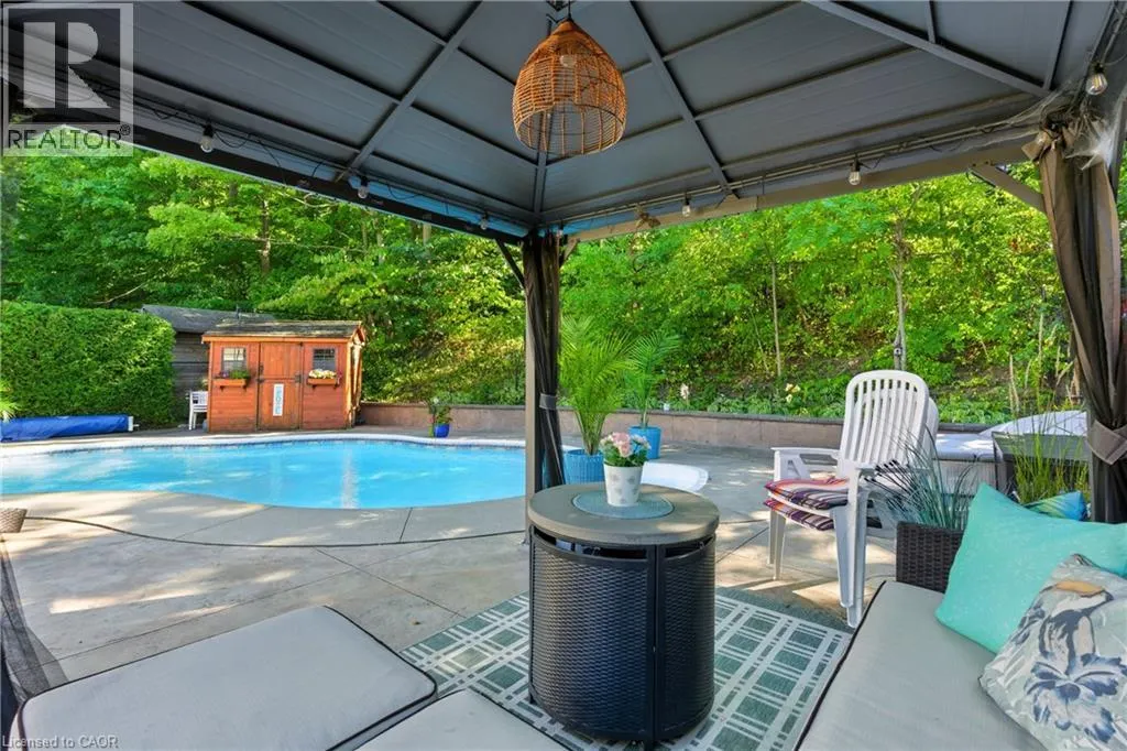48 BRENTWOOD Drive