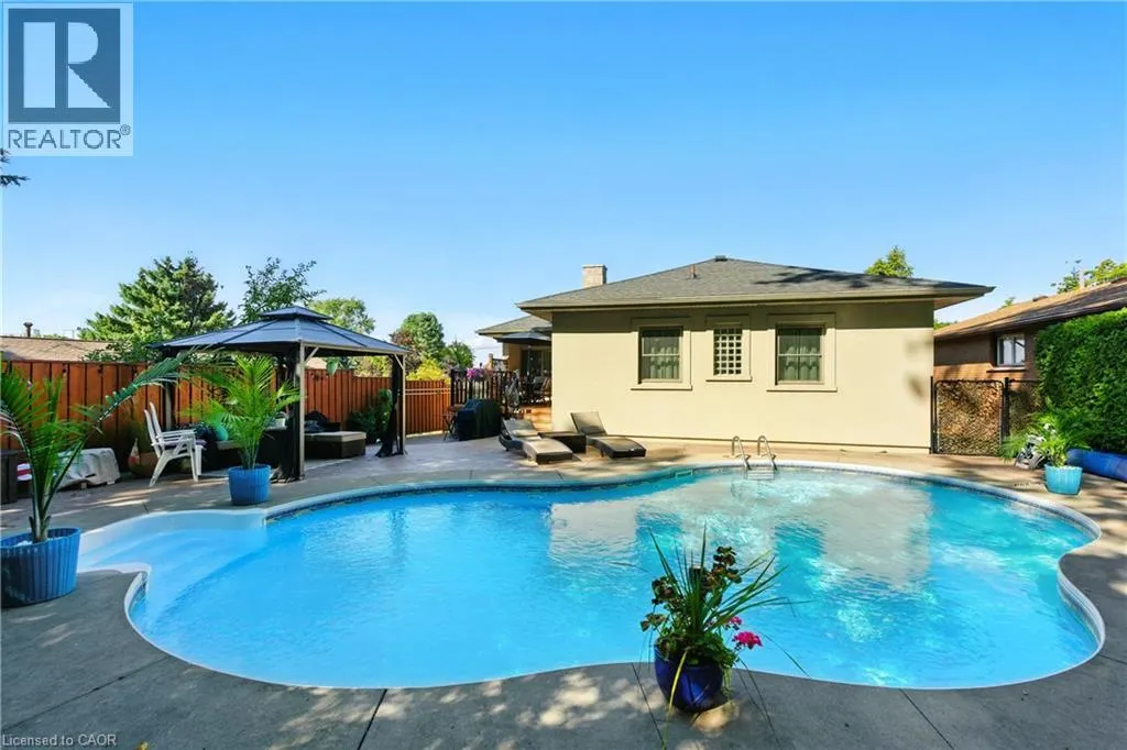 48 BRENTWOOD Drive