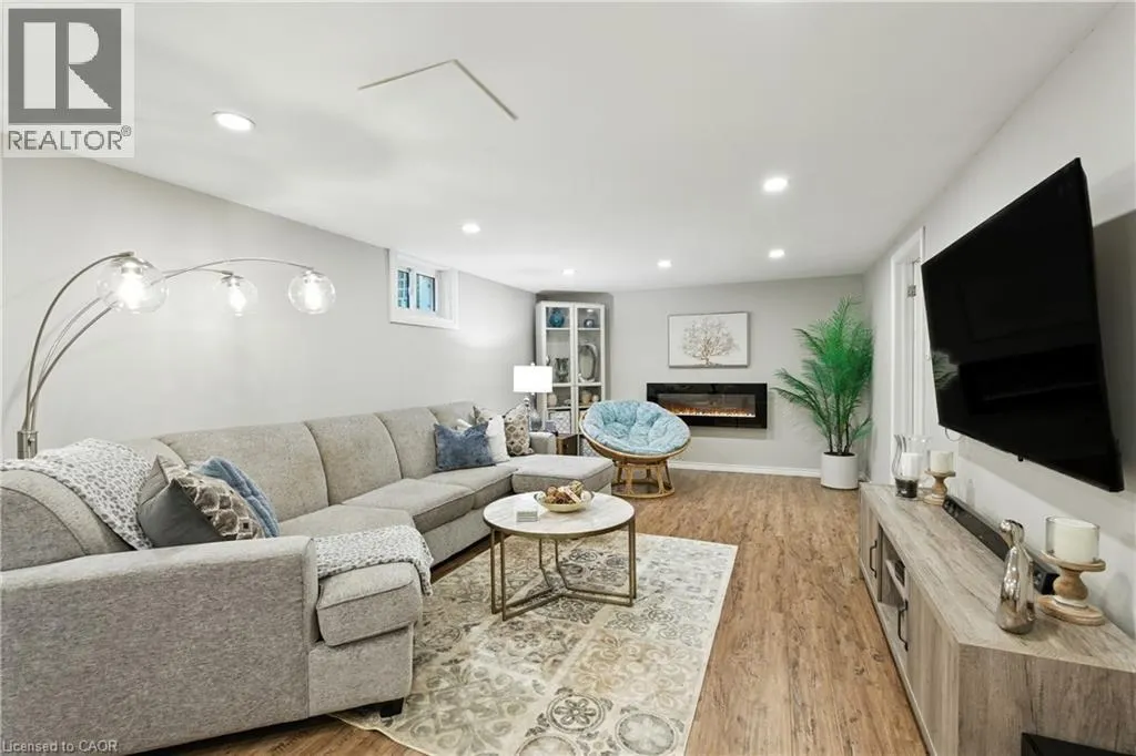 48 BRENTWOOD Drive