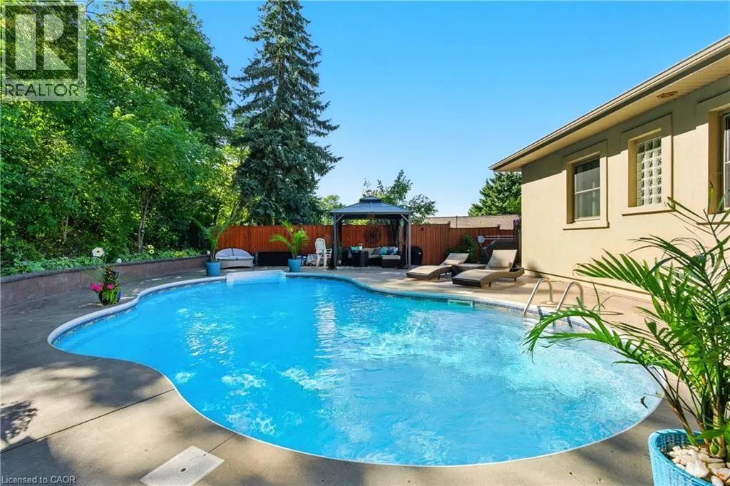 48 BRENTWOOD Drive