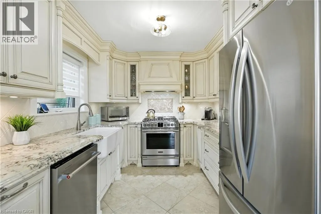 48 BRENTWOOD Drive