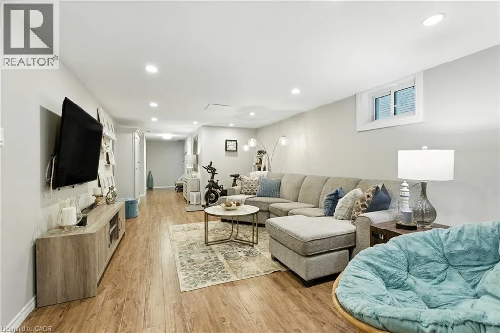 48 BRENTWOOD Drive