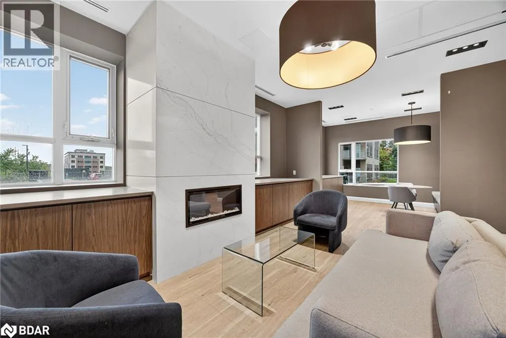 58 LAKESIDE Terrace