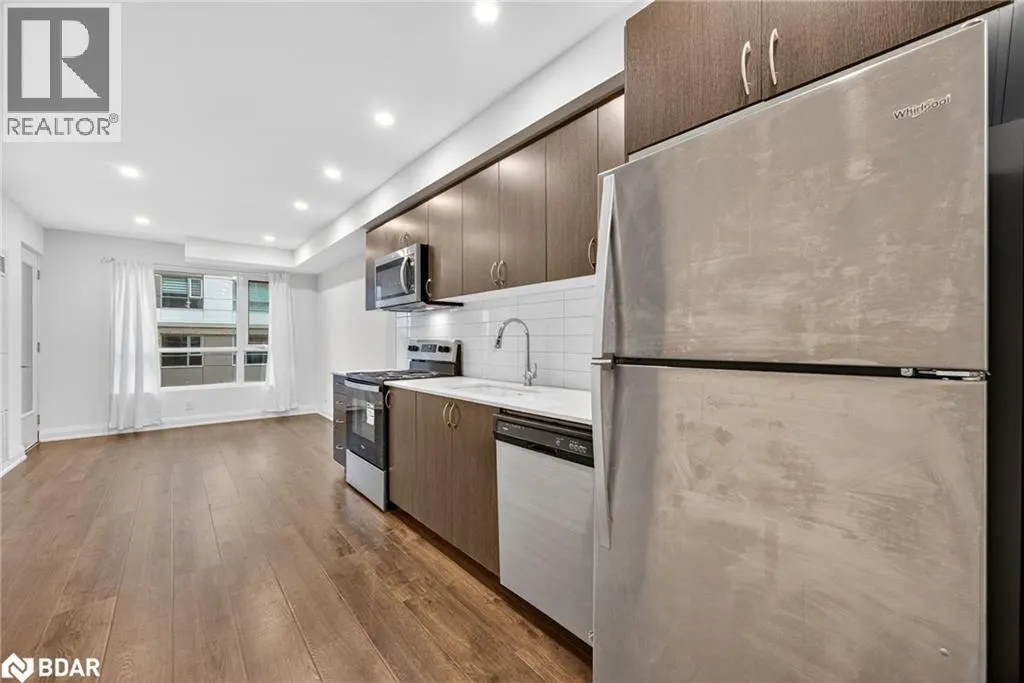 58 LAKESIDE Terrace