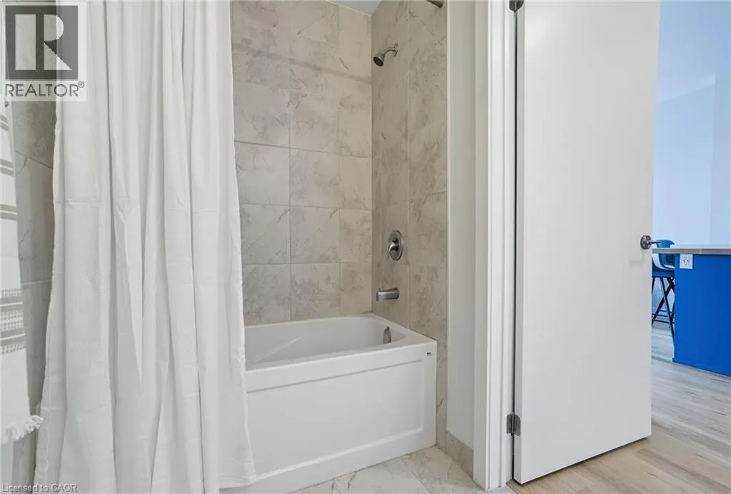 600 NORTH SERVICE Road Unit# 204, #204
