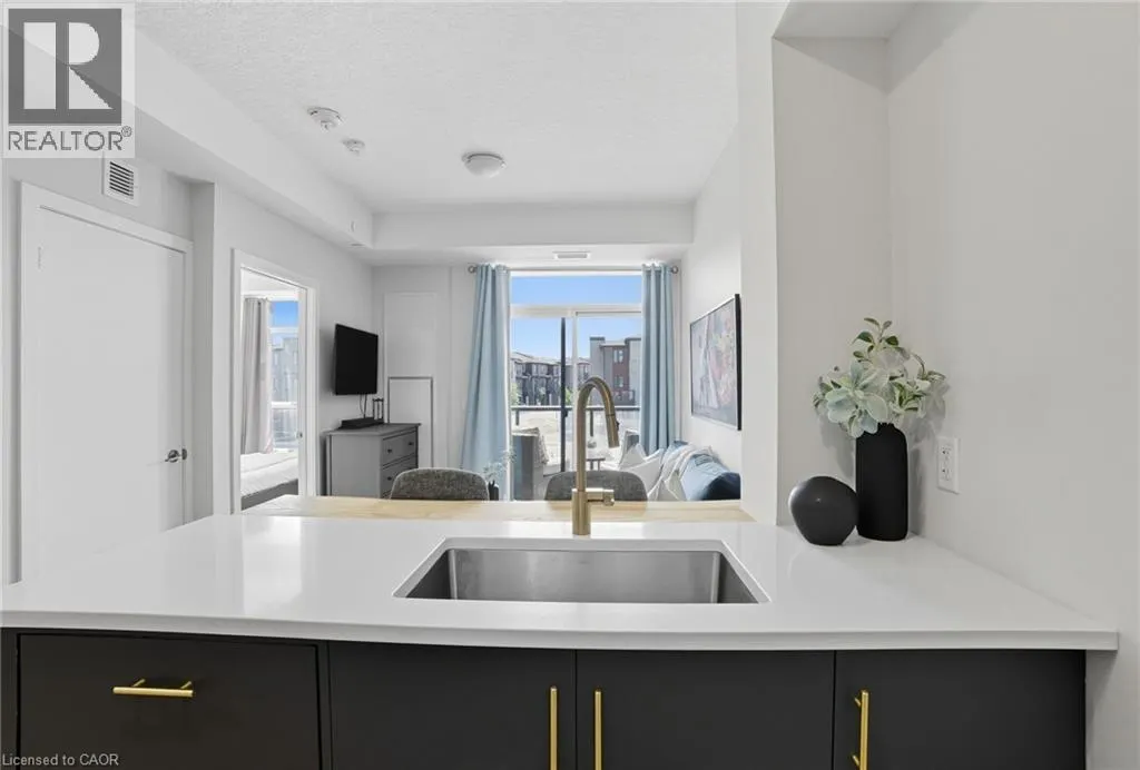 600 NORTH SERVICE Road Unit# 204, #204