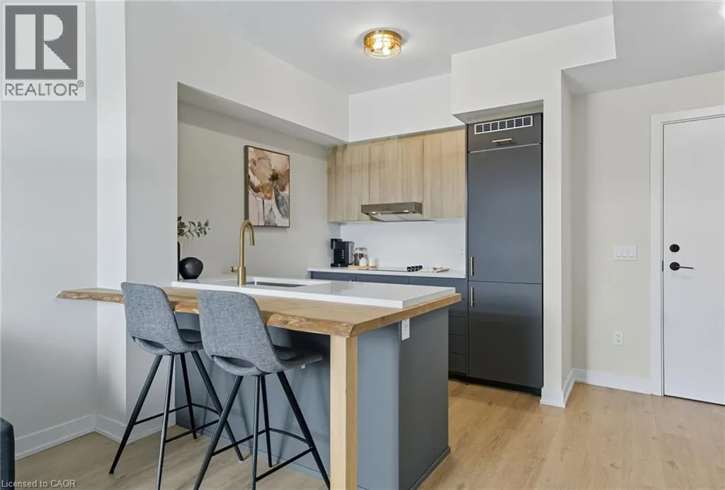 600 NORTH SERVICE Road Unit# 204, #204