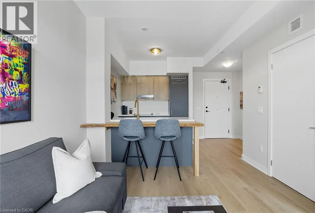 600 NORTH SERVICE Road Unit# 204, #204