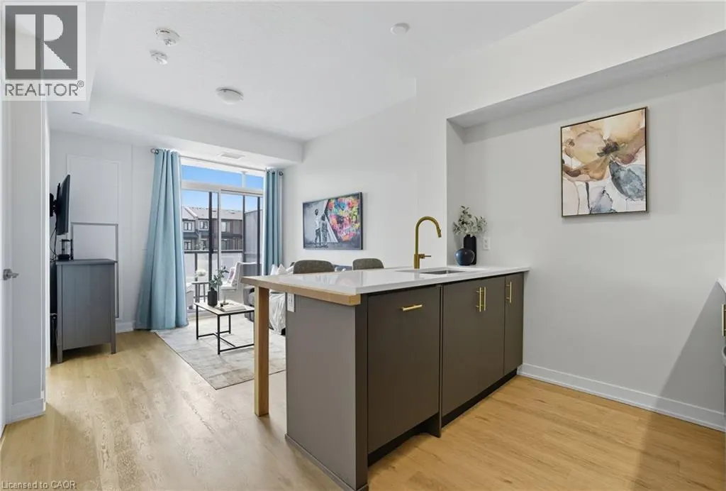 600 NORTH SERVICE Road Unit# 204, #204