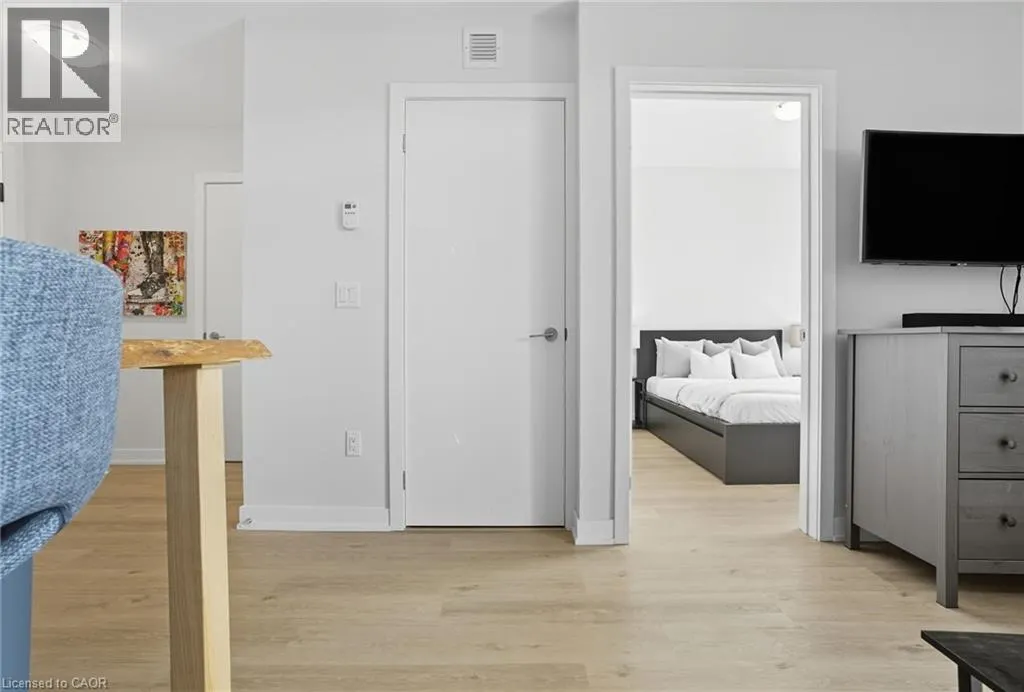 600 NORTH SERVICE Road Unit# 204, #204