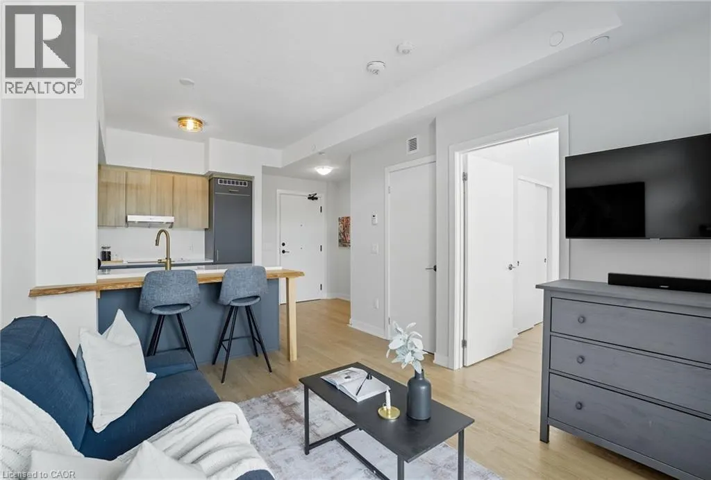 600 NORTH SERVICE Road Unit# 204, #204