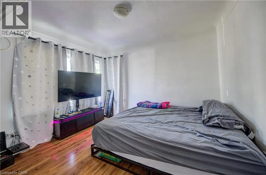 15 WEST 1ST Street