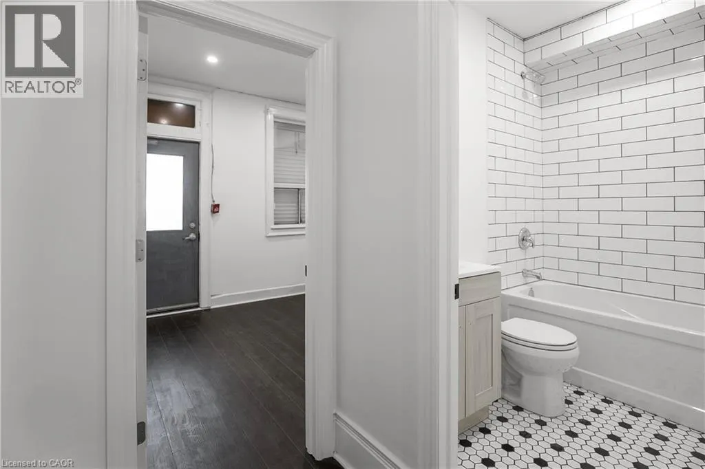 63 JOHN Street S Unit# 302, #302