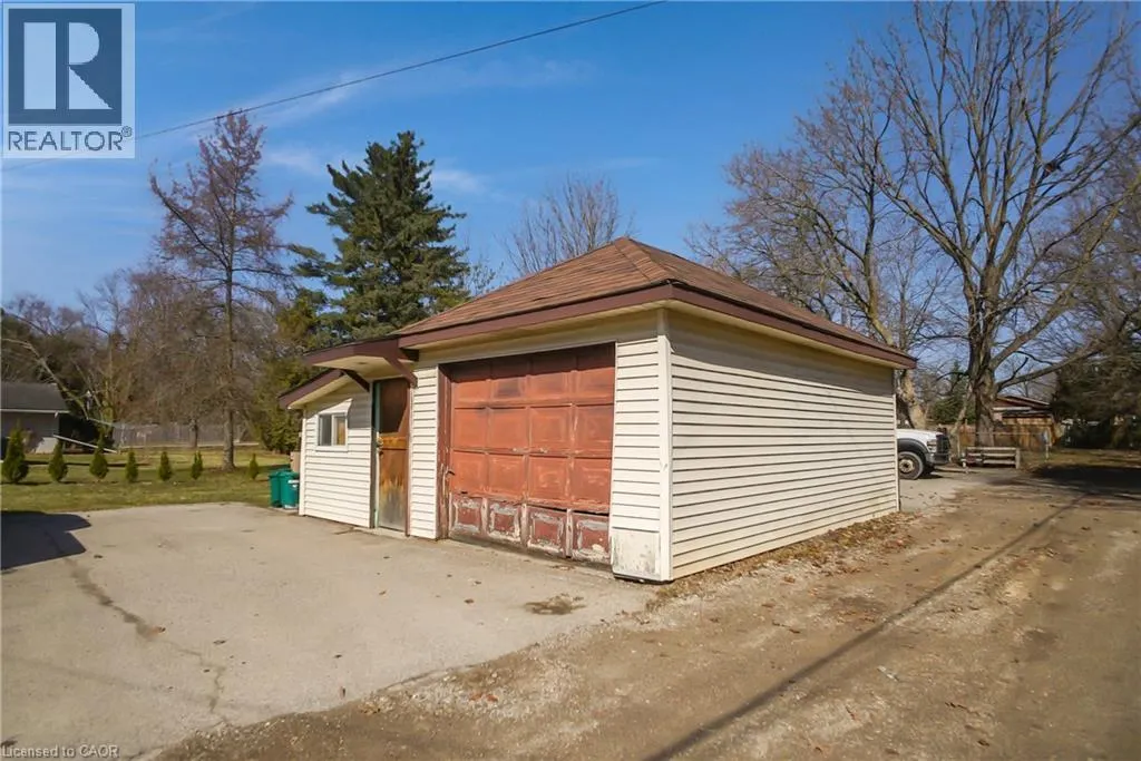 17 SHAW Avenue W