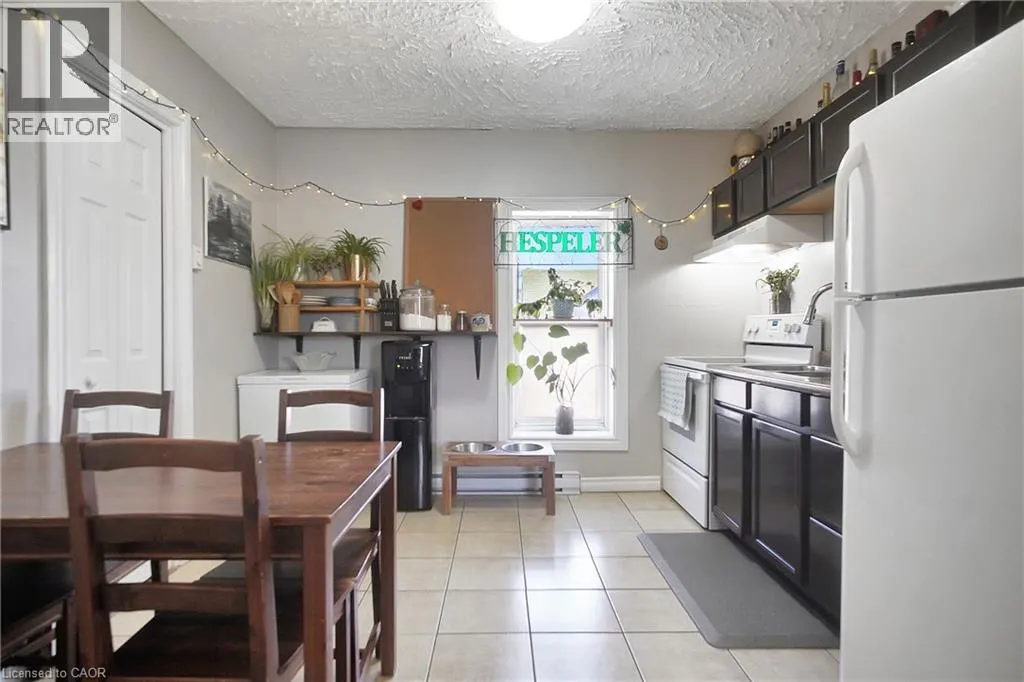 17 SHAW Avenue W