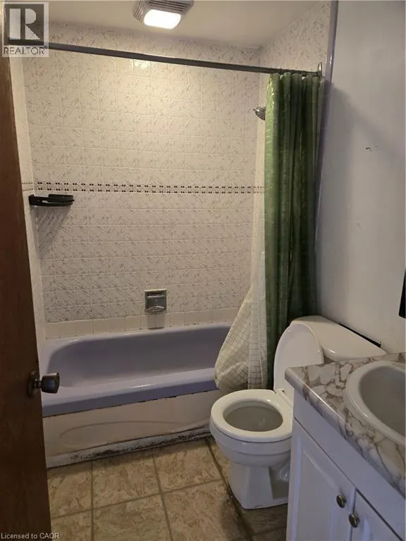 153 LIMERIDGE Road W Unit# 4, #4