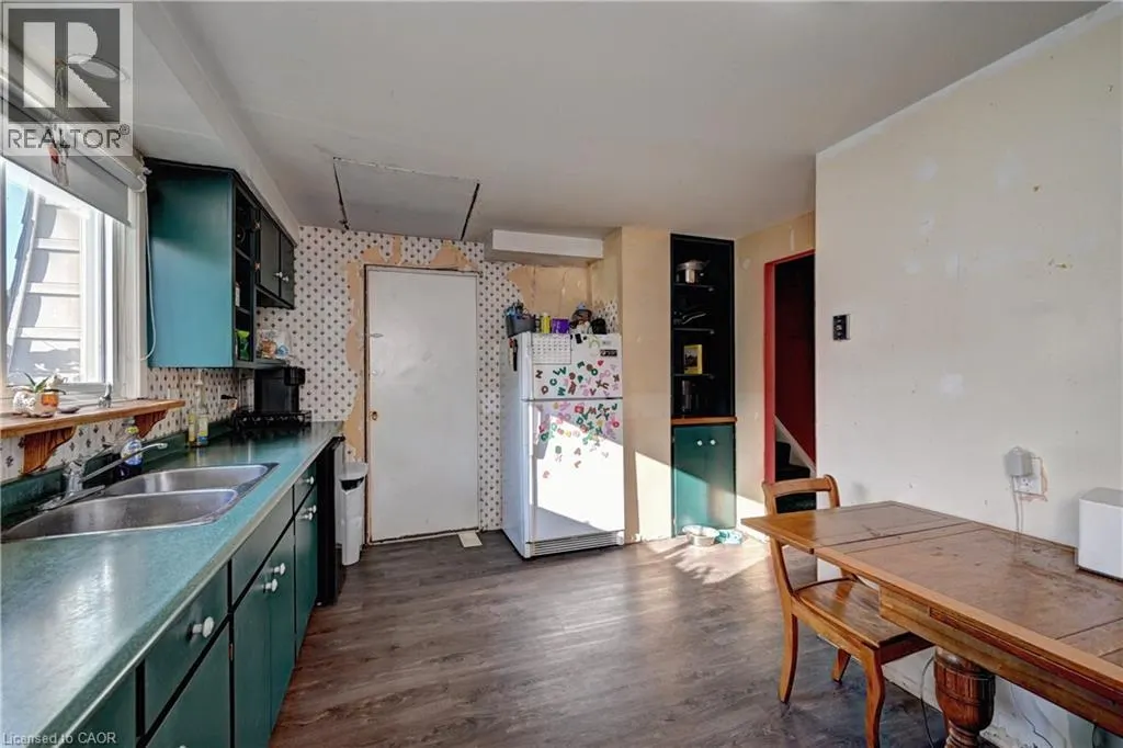396 DUNVEGAN Drive