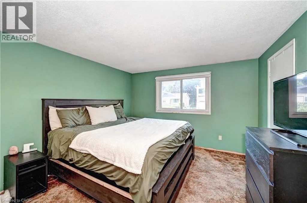 396 DUNVEGAN Drive
