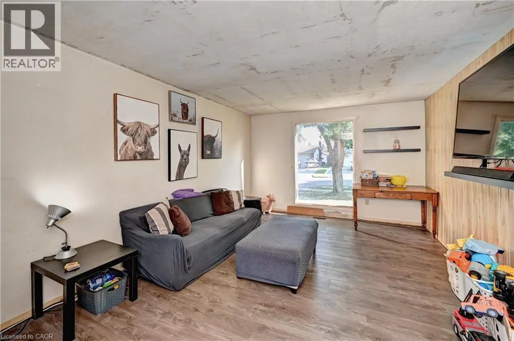 396 DUNVEGAN Drive