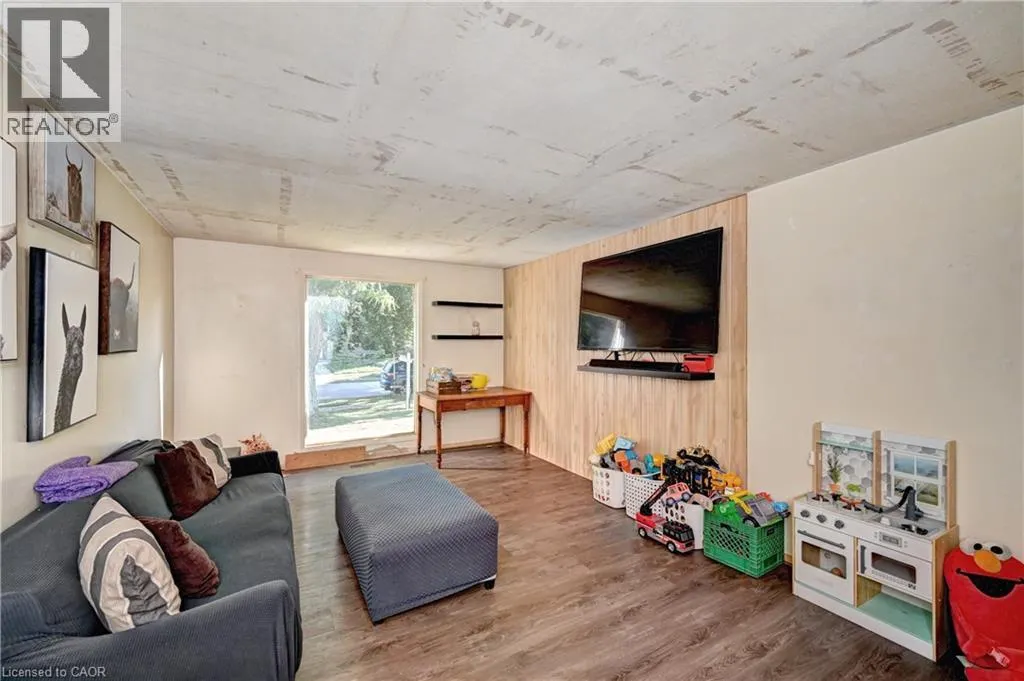 396 DUNVEGAN Drive