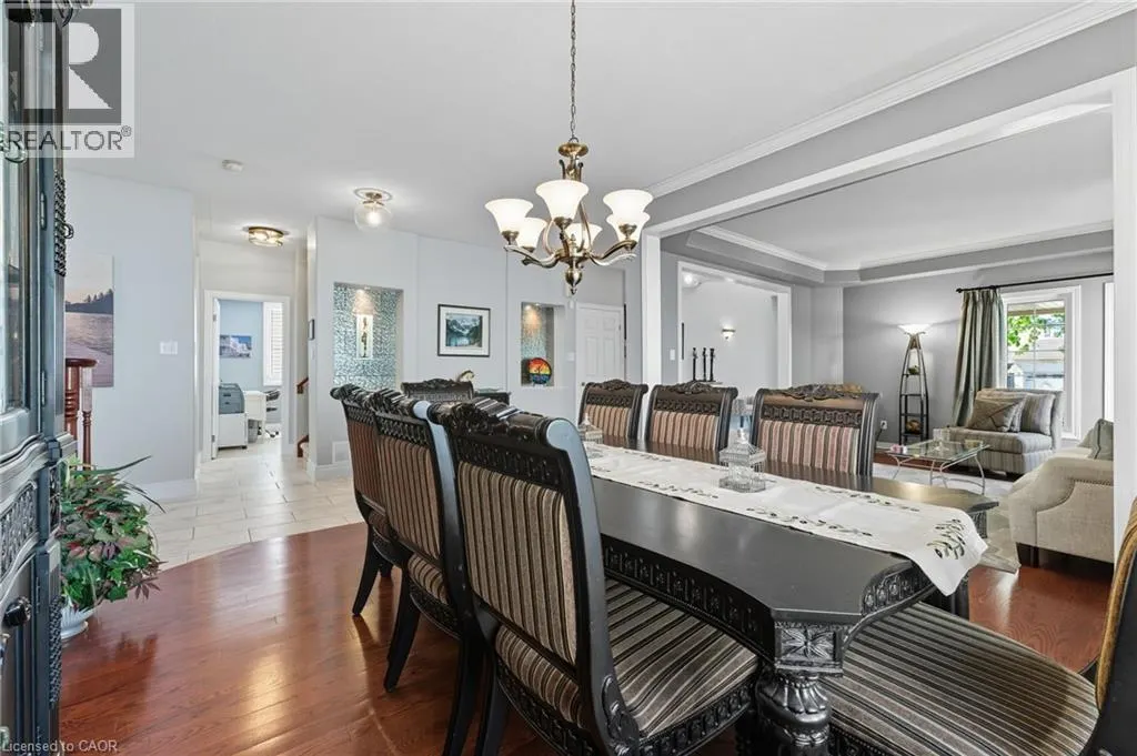 58 WINDING WOOD Crescent