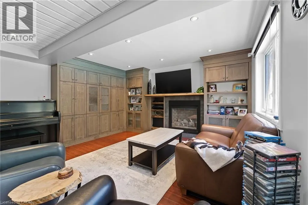 58 WINDING WOOD Crescent