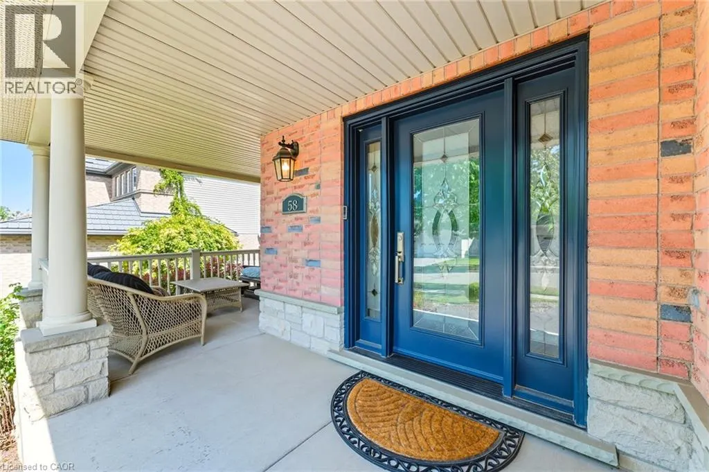 58 WINDING WOOD Crescent