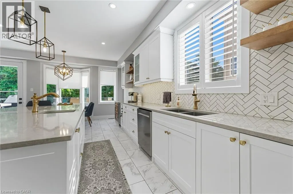 58 WINDING WOOD Crescent