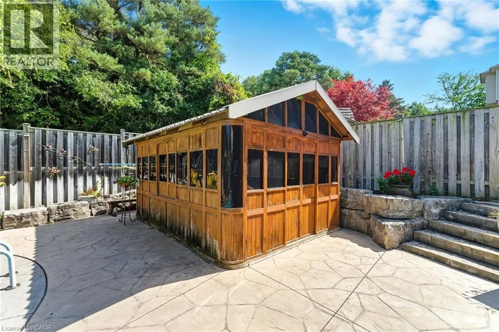 58 WINDING WOOD Crescent