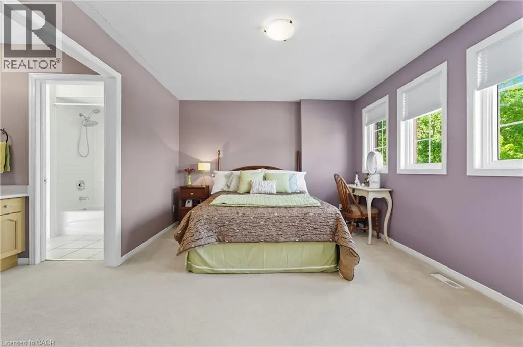 58 WINDING WOOD Crescent