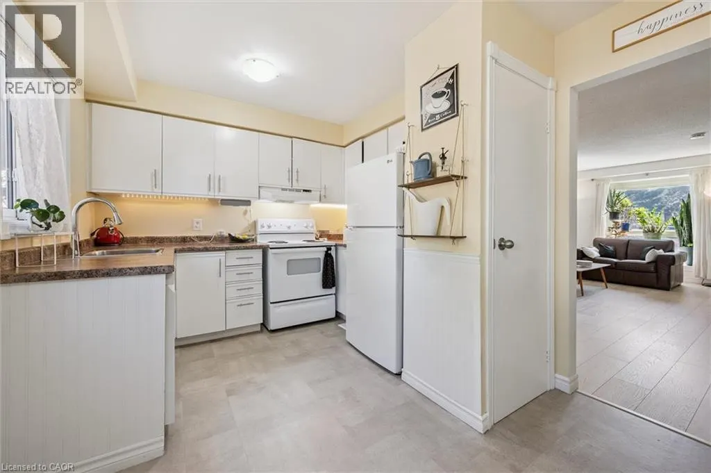392 SPRINGBANK Avenue Unit# 6, #6