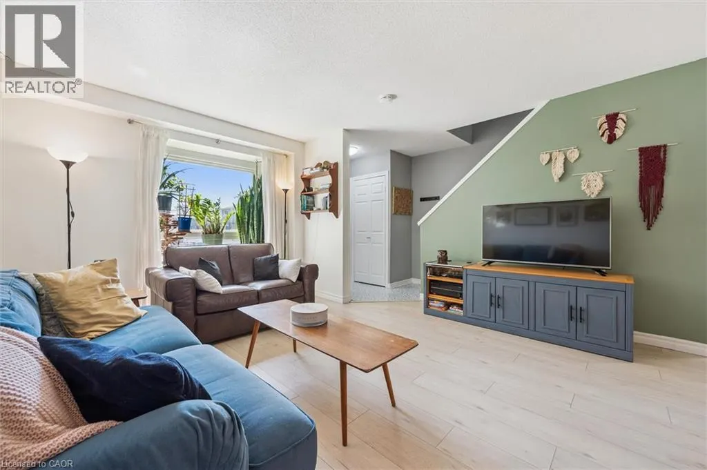 392 SPRINGBANK Avenue Unit# 6, #6