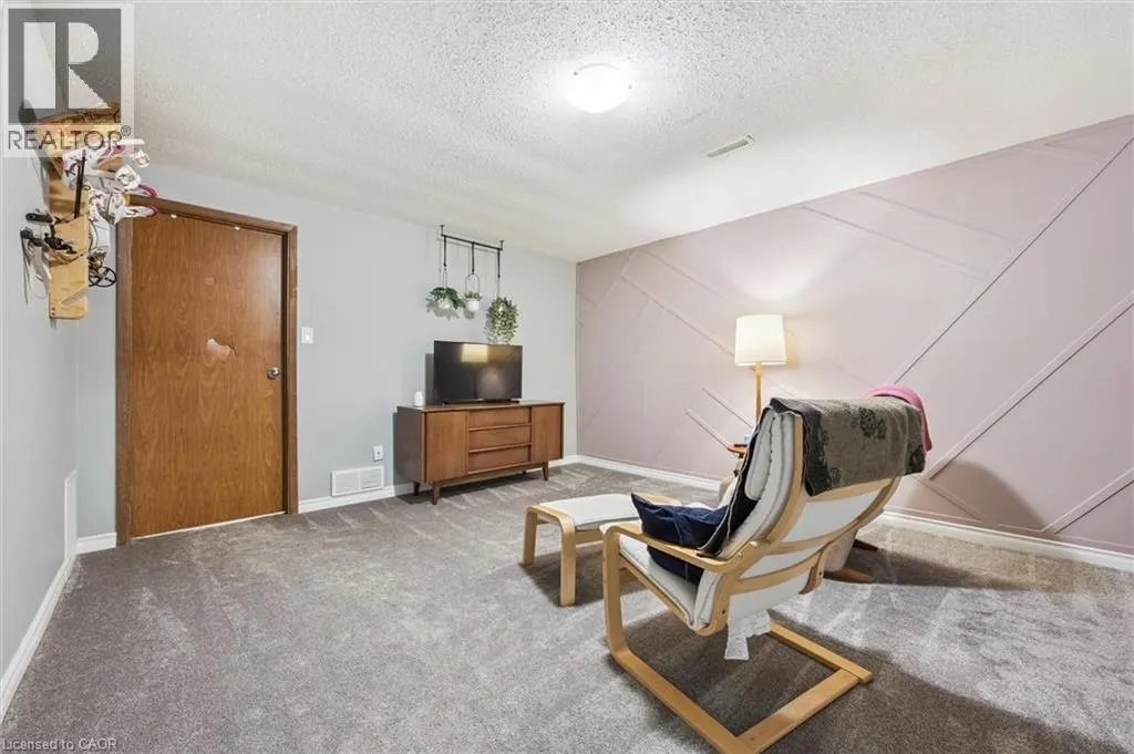 392 SPRINGBANK Avenue Unit# 6, #6