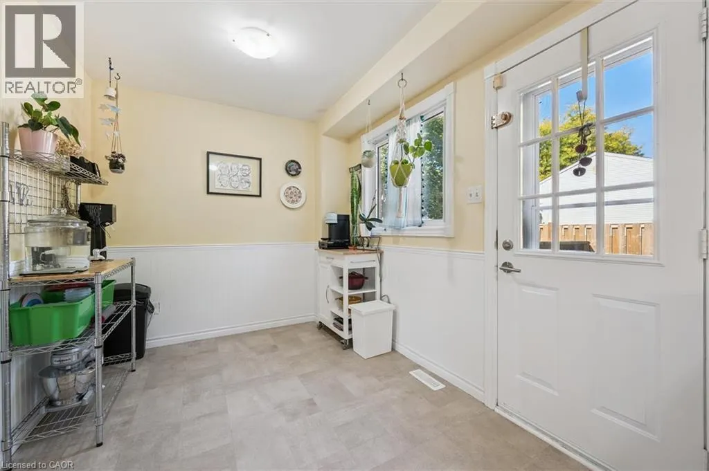 392 SPRINGBANK Avenue Unit# 6, #6
