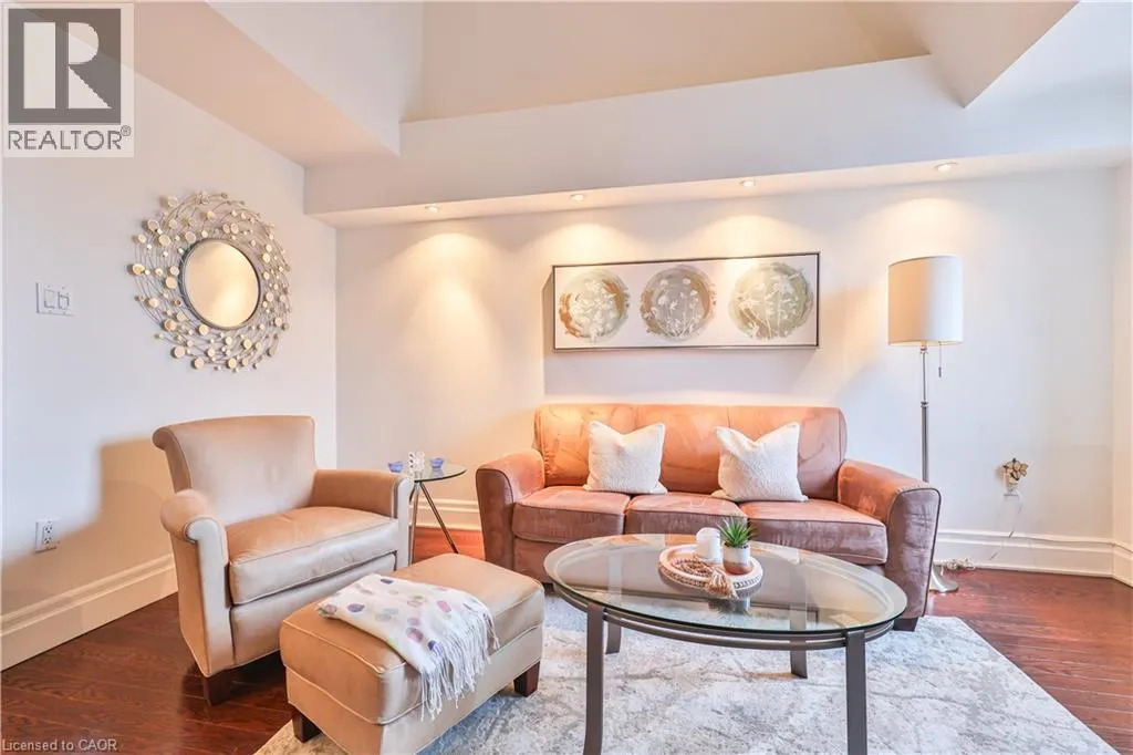 185 ROBINSON Street Unit# 404, #404