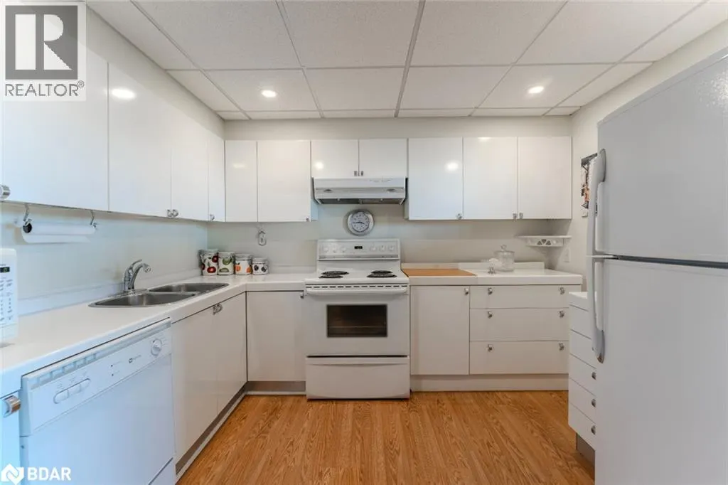 181 COLLIER Street Unit# 803, #803