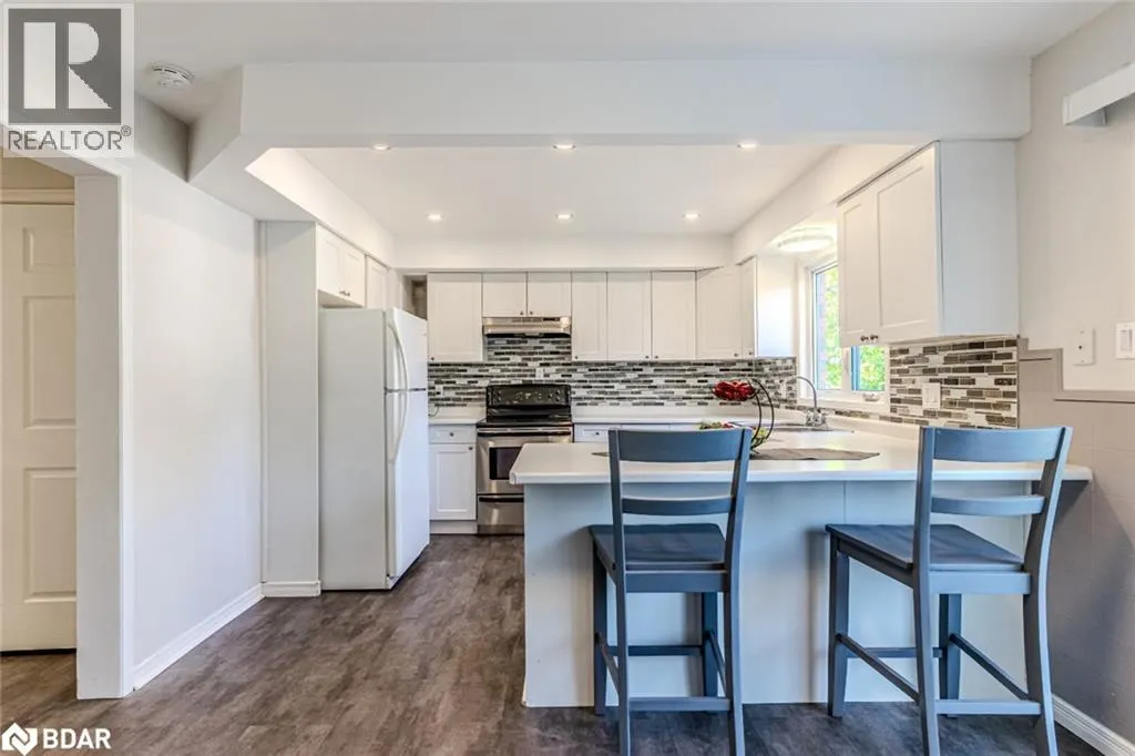 16 AUTUMN Lane Unit# Upper, #Upper