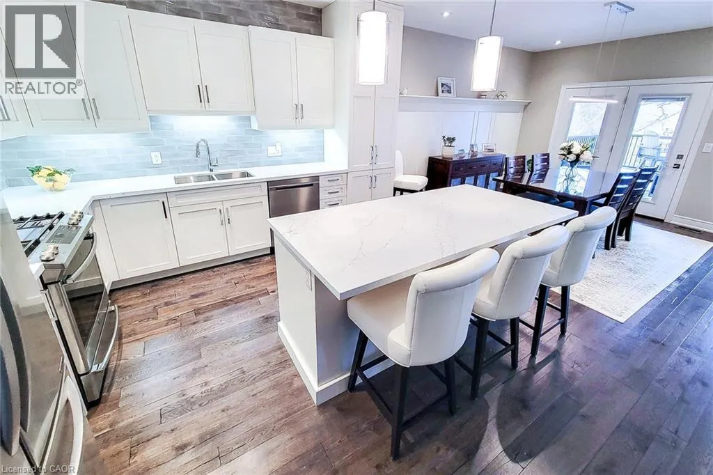 32 RIDGEVIEW Crescent Unit# 14, #14