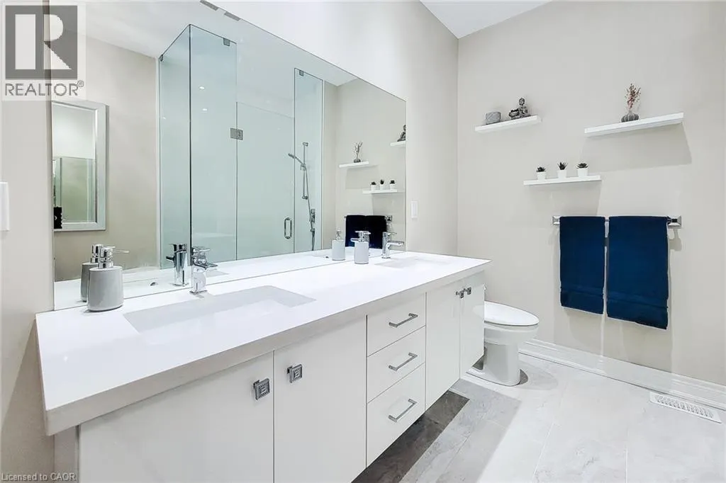 32 RIDGEVIEW Crescent Unit# 14, #14